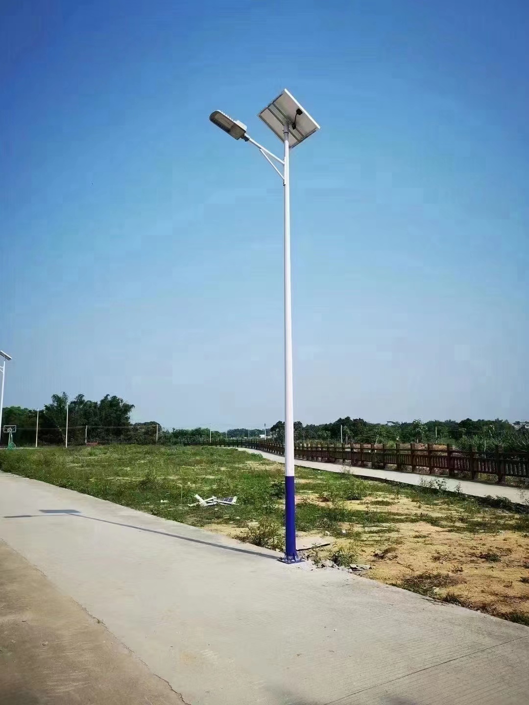 新农村太阳能路灯都有哪些配置组件